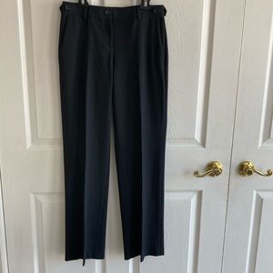 Theory size 0 gray wool blend trousers. Slit front pockets + 2 back pockets.